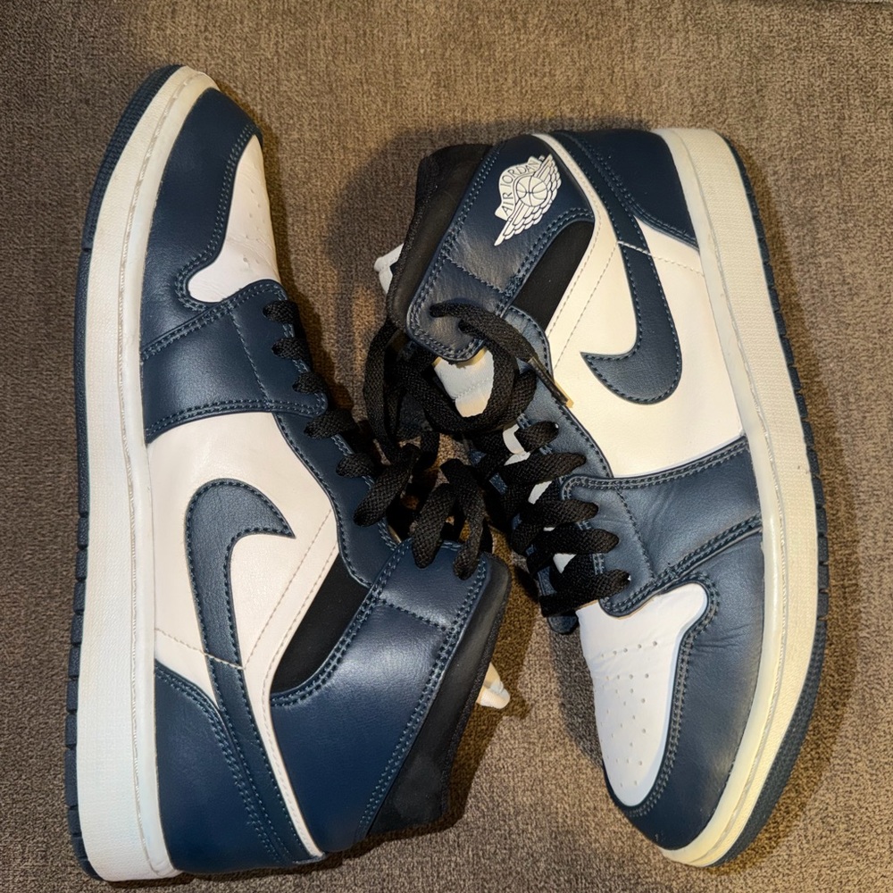 Size 11 - Air Jordan 1 Mid Armory Navy - Picture 3 of 6
